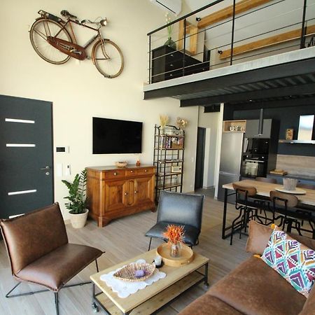 Вілла Loft Lou Pitchoun Saint-Etienne-du-Gres Екстер'єр фото