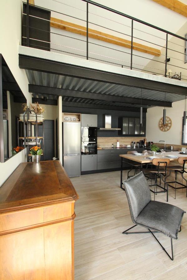 Вілла Loft Lou Pitchoun Saint-Etienne-du-Gres Екстер'єр фото