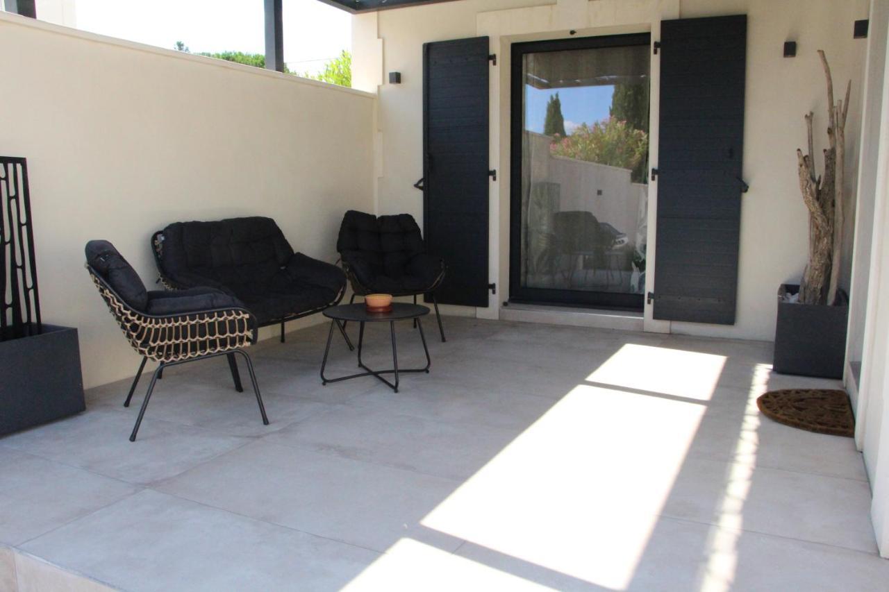 Вілла Loft Lou Pitchoun Saint-Etienne-du-Gres Екстер'єр фото